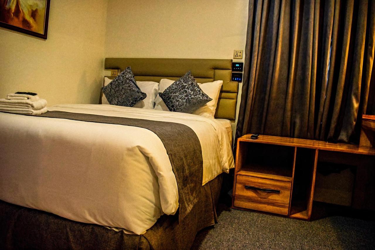 Sempre Premier Inn - Mactan Airport Hotel Lapu-Lapu City Dış mekan fotoğraf